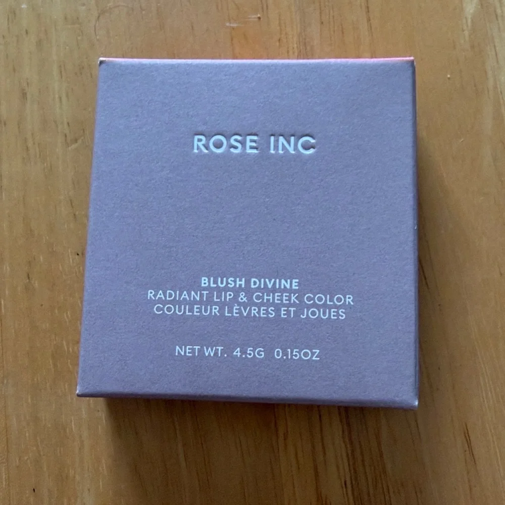 Rose Inc Hydrangea Bush. NWT 😊